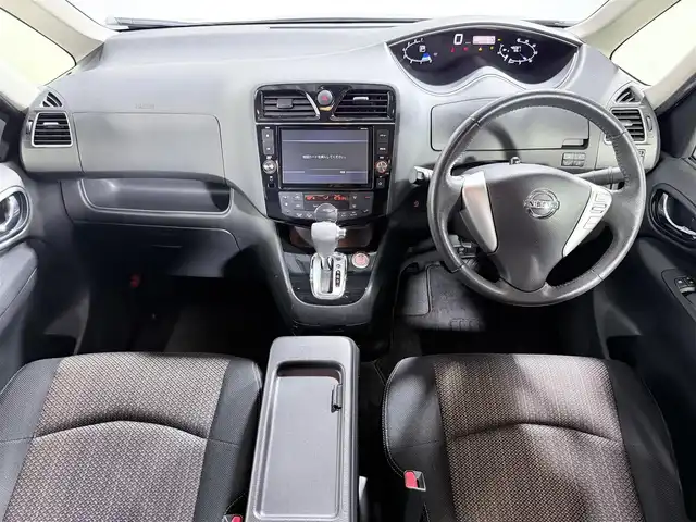 日産 セレナ ハイウェイスター Sハイブリッド 大阪府 2014(平26)年 4.7万km ダイヤモンドブラック 純正8incナビV バックカメラ フリップダウンモニター 両側パワースライドドア クルーズコントロール 衝突軽減ブレーキ レーンアシスト スマートキー プッシュスタート オートライト LEDヘッドライト ワンオーナー