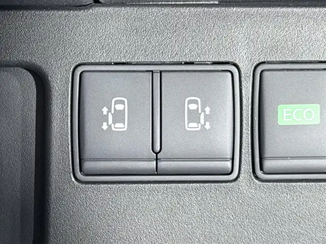 日産 セレナ ハイウェイスター Sハイブリッド 大阪府 2014(平26)年 4.7万km ダイヤモンドブラック 純正8incナビV バックカメラ フリップダウンモニター 両側パワースライドドア クルーズコントロール 衝突軽減ブレーキ レーンアシスト スマートキー プッシュスタート オートライト LEDヘッドライト ワンオーナー