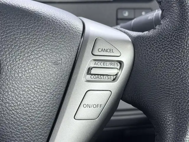 日産 セレナ ハイウェイスター Sハイブリッド 大阪府 2014(平26)年 4.7万km ダイヤモンドブラック 純正8incナビV バックカメラ フリップダウンモニター 両側パワースライドドア クルーズコントロール 衝突軽減ブレーキ レーンアシスト スマートキー プッシュスタート オートライト LEDヘッドライト ワンオーナー