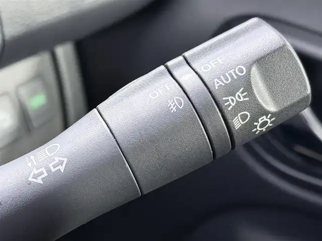 日産 セレナ ハイウェイスター Sハイブリッド 大阪府 2014(平26)年 4.7万km ダイヤモンドブラック 純正8incナビV バックカメラ フリップダウンモニター 両側パワースライドドア クルーズコントロール 衝突軽減ブレーキ レーンアシスト スマートキー プッシュスタート オートライト LEDヘッドライト ワンオーナー