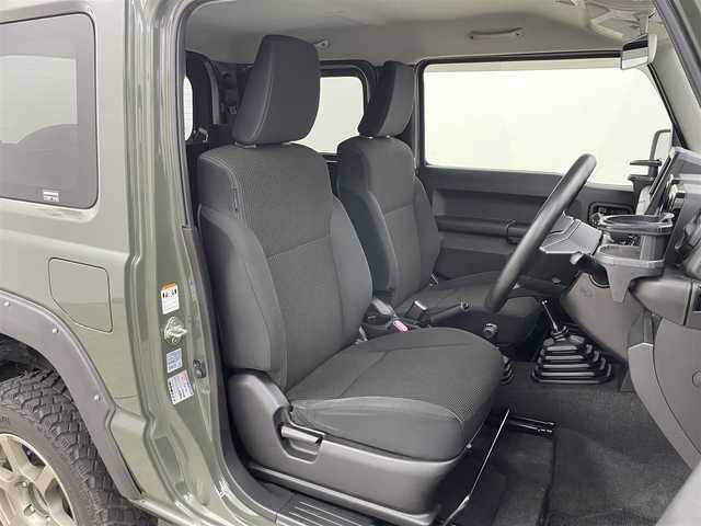 スズキ ジムニー XL 岡山県 2019(令1)年 3.9万km ジャングルグリーン ディスプレイオーディオ/Carplay/HDMI/Bluetooth/4WD/社外16inアルミホイール+サマータイヤ：装着/LEDヘッドライト/シートヒーター/横滑り防止機能/スマートキー/プッシュスタート/純正フロアマット/オーバーフェンダー