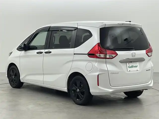ホンダ フリード ハイブリット G ブラックスタイル 福岡県 2022(令4)年 3.2万km プラチナホワイトパール 純正ナビ　/バックカメラ　/ＥＴＣ　/前後ドラレコ　/ホンダセンシング　/アダプティブクルコン　/衝突被害軽減ブレーキ　/レーンキープ　/先行車発進お知らせ　/両側電動スライドドア　/シートヒーター　/純正１５インチＡＷ