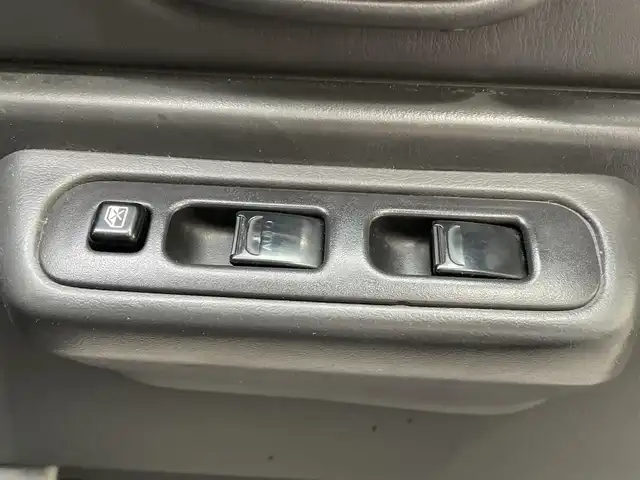 スズキ ジムニー ワイルドウィンド 神奈川県 2007(平19)年 12.2万km ブルーイッシュブラックパール3 KENWOODラジオ/ターボ/4WD/ルーフレール/運転席シートヒーター/ドアバイザー/社外フロアマット/純正16インチアルミホイール/純正ハロゲンヘッドライト/新車時保証書/取扱説明書