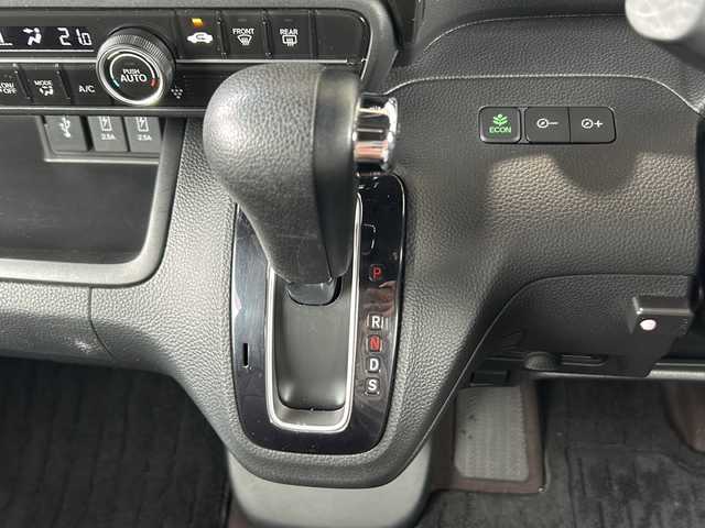 ホンダ Ｎ ＢＯＸ カスタム G EX ターボ ホンダセンシング 静岡県 2018(平30)年 4.6万km クリスタルブラックパール 純正8インチナビ/Bluetooth/CD/DVD/フルセグTV/両側パワースライドドア/スマートキー/LEDヘッドライト/バックカメラ/ドライブレコーダー/アダプティブ・クルーズ・コントロール（ACC）/・作動車速域：約30km/hから100km/h間/車線維持支援システム（LKAS）/・作動車速：約65km/hから100km/h間/・ステアリング制御/衝突軽減ブレーキ（CMBS）/・歩行者検知機能/・作動車速：約80km/h未満時/・対向車車速：約30km/hから80km/h時/誤発進抑制機能（前進）/・ミリ波レーダー検知：作動車速10km/h未満/歩行者事故低減ステアリング/・作動車速10km/hから40km/h間/路外逸脱抑制機能/・作動車速：約60km/hから100km/h間/先行車発進お知らせ機能/標識認識機能/オートハイビーム/誤発進抑制機能（後進）・ソナー検知：作動車速10km/h未満