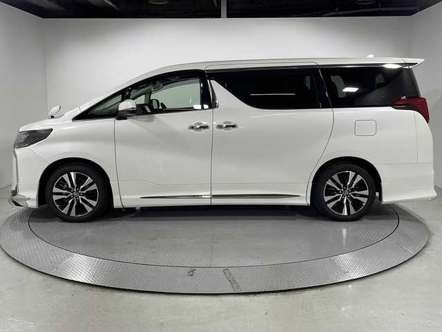 トヨタ アルファード S Cパッケージ 広島県 2022(令4)年 1.5万km ホワイトパールクリスタルシャイン モデリスタフルエアロ/ツインムーンルーフ/純正9型ディスプレイオーディオ/3眼LEDヘッドライト/パワーシート/シートヒーター/ベンチレーション/ステアリングヒーター/両側パワースライドドア/パワーオットマン/パワーバックドア/バックカメラ/クリアランスソナー/セーフティセンス/・プリクラッシュセーフティ/・レーントレーシングアシスト/・アダプティブハイビーム/・レーダークルーズコントロール/純正18インチAW/ETC/ドライブレコーダー