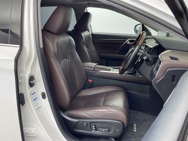 レクサス ＲＸ 450h バージョンL 新潟県 2020(令2)年 3.7万km ソニッククォーツ 純正ナビ/（Bluetooth/フルセグテレビ/CD）/アラウンドビューモニター/赤茶革シート/前席パワーシート/前席シートヒーター・エアシート/後席シートヒーター/ステアリングヒーター/電動格納セカンドシート/ヘッドアップディスプレイ/パワーバックドア/前後ドライブレコーダー/サンルーフ/三眼LEDライト/オートライト/オートハイビーム/レーダークルーズコントロール/レーンキープアシスト/コーナーセンサー/スマートキー/スペアキー/カードキー/パドルシフト