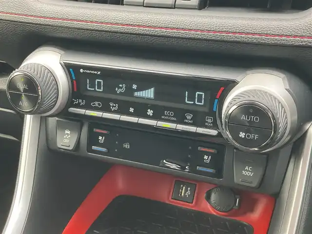 トヨタ ＲＡＶ４ HV アドベンチャー オフロードPKGⅡ 道南・函館 2024(令6)年 1.2万km アティチュードブラックマイカ ・ワンオーナー車/・寒冷地仕様/・Toyota Safety Sense//PCS//BSM//LTA//ACC/・純正ディスプレイオーディオ/・フルセグTV/・パノラマビューモニター/・ETC2.0/・ドライブレコーダー搭載デジタルミラー/・100V充電/・パワーバックドア/・ランニングボード/・運転席メモリー付パワーシート/・前席エアーシート/・ステアリングヒーター/・フロントワイパーデアイサー/・パドルシフト/・BBS18インチホイール/・社外サスペンション/・純正LEDヘッドライト/・フロントフォグランプ/・オートマチックハイビーム/・オートライト/・スマートキー/・エンジンプッシュスタート/・新車時保証書/・取扱説明書/・スペアキー有