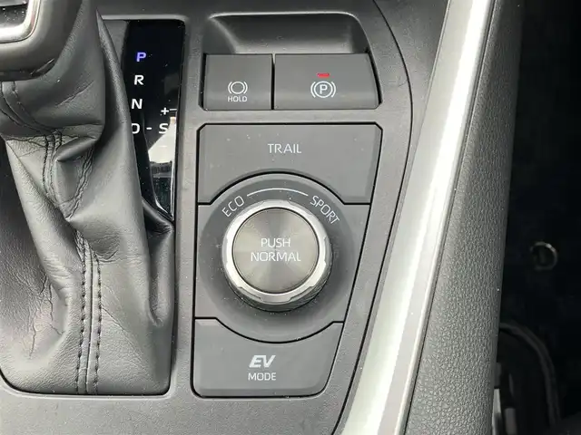 トヨタ ＲＡＶ４ HV アドベンチャー オフロードPKGⅡ 道南・函館 2024(令6)年 1.2万km アティチュードブラックマイカ ・ワンオーナー車/・寒冷地仕様/・Toyota Safety Sense//PCS//BSM//LTA//ACC/・純正ディスプレイオーディオ/・フルセグTV/・パノラマビューモニター/・ETC2.0/・ドライブレコーダー搭載デジタルミラー/・100V充電/・パワーバックドア/・ランニングボード/・運転席メモリー付パワーシート/・前席エアーシート/・ステアリングヒーター/・フロントワイパーデアイサー/・パドルシフト/・BBS18インチホイール/・社外サスペンション/・純正LEDヘッドライト/・フロントフォグランプ/・オートマチックハイビーム/・オートライト/・スマートキー/・エンジンプッシュスタート/・新車時保証書/・取扱説明書/・スペアキー有