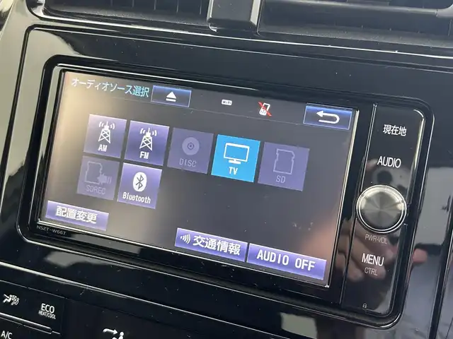 トヨタ プリウス Sセーフティプラス 群馬県 2018(平30)年 4.8万km ホワイトパールクリスタルシャイン 純正７インチナビ　バックカメラ　レーダークルーズコントロール　ＬＥＤライト　ＡＨＢ　純正１５インチＡＷ　ステアリングリモコン　パーキングアシスト　クリアランスソナー　プッシュスタート　ＥＴＣ　禁煙車