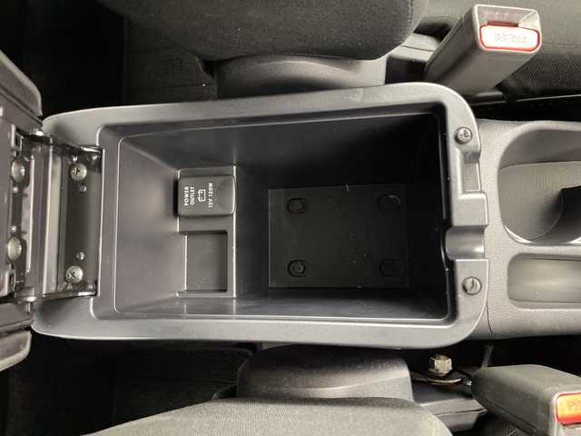 三菱 ＲＶＲ G 道央・札幌 2012(平24)年 5.8万km アメジストブラック ・4WD/・社外メモリナビ/・CD/SD/ワンセグTV/・バックカメラ/・スマートキー/スペアキー1本/・オートライト/HIDライト/・パドルシフト/・横滑り防止装置/・盗難防止装置/・MTモード付AT/・純正アルミホイール付き夏タイヤ積載/・エンジンスタートボタン/・取扱説明書/・記録簿