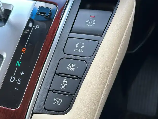 トヨタ ヴェルファイア ハイブリット X 岩手県 2016(平28)年 3.3万km シルバーマイカM 純正ナビ　Ｂｌｕｅｔｏｏｔｈ再生　ＥＴＣ　バックＣ　クルコン　フルセグ　両側電動スライド　オットマン　電動パーキングブレーキ　純正マット　純正１６ＡＷ　オートＬＥＤライト　フォグ　スマートキー