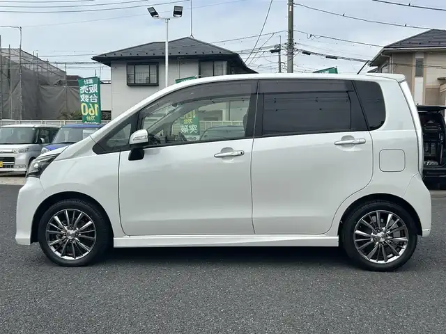 ダイハツ ムーヴ カスタム X SA 埼玉県 2013(平25)年 2.8万km パール ワンオーナー/純正ナビ/ワンセグＴＶ/バックカメラ/Bluetooth/ＣＤプレーヤー/横滑り防止装置/衝突被害軽減システム/スマートキー/スペアキー/エンジンスタートボタン/純正フロアマット/ミュージックプレーヤー接続