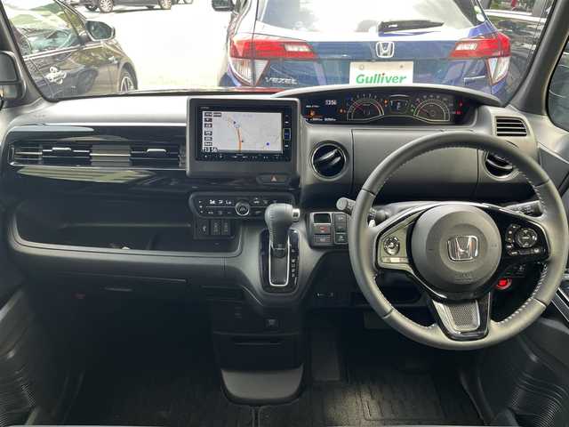 ホンダ Ｎ ＢＯＸ カスタム L ターボ 高知県 2022(令4)年 2.4万km クリスタルブラックパール 純正ナビ/　Bluetooth/フルセグ/　CD/DVD/AM/FM/ワンオーナー/ターボ/ホンダセンシング/バックカメラ/両側パワースライドドア/クルーズコントロール/LEDヘッドライト/純正15インチアルミホイール/純正フロアマット/プッシュスタート/スマートキー/コーナーセンサー/シートヒーター/ハーフレザーシート/ベンチシート/アイドリングストップ/MTモード付AT/TVキャンセラー/本革巻きステアリング/衝突被害軽減システム/オートマチックハイビーム/オートライト/横滑り防止装置/盗難防止装置