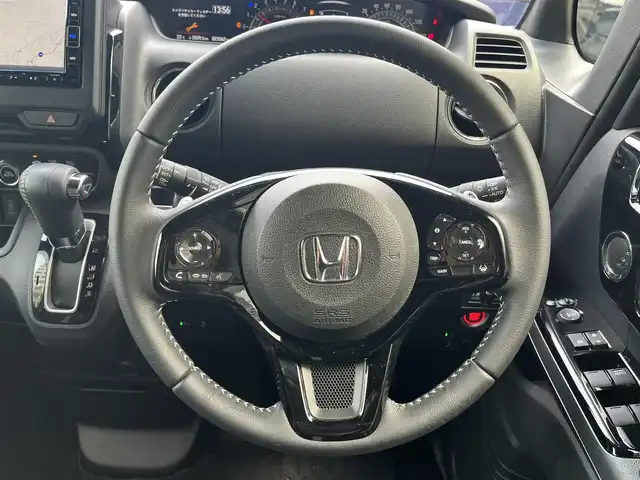 ホンダ Ｎ ＢＯＸ カスタム L ターボ 高知県 2022(令4)年 2.4万km クリスタルブラックパール 純正ナビ/　Bluetooth/フルセグ/　CD/DVD/AM/FM/ワンオーナー/ターボ/ホンダセンシング/バックカメラ/両側パワースライドドア/クルーズコントロール/LEDヘッドライト/純正15インチアルミホイール/純正フロアマット/プッシュスタート/スマートキー/コーナーセンサー/シートヒーター/ハーフレザーシート/ベンチシート/アイドリングストップ/MTモード付AT/TVキャンセラー/本革巻きステアリング/衝突被害軽減システム/オートマチックハイビーム/オートライト/横滑り防止装置/盗難防止装置