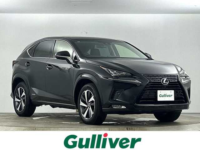 レクサス ＮＸ 300h ブラックシークエンス 愛知県 2019(平31)年 6.1万km グラファイトブラックガラスフレーク ワンオーナー/禁煙車/純正10.25インチナビ/（AM/FM/CD/DVD/Bluetooth/フルセグTV/USB)/バックカメ/ムーンルーフ/レクサスセーフティシステム/・プリクラッシュセーフティ/・レーンキープアシスト/・レーダークルーズコントロール/・オートマチックハイビーム/・誤発進抑制機能/・クリアランスソナー/ETC2.0/ステアリングヒーター/シートヒーター/パワーシート/メモリシート/パドルシフト/スマートキー/スペアキー＆カードキー有/純正18インチアルミホイール/純正フロアマット/トノカバー/横滑り防止装置/LEDヘッドライト/フロントフォグライト