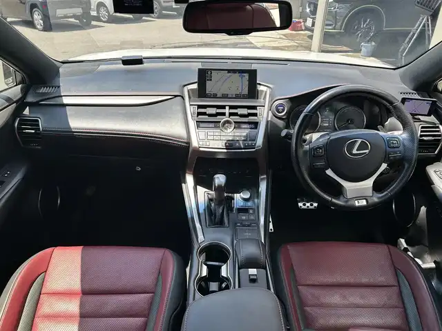 レクサス ＮＸ 300h Fスポーツ 和歌山県 2015(平27)年 9.8万km ソニッククォーツ 純正ナビ/フルセグTV/バックカメラ/（BT/USB）/WALDエアロパーツ/WALD２０インチアルミホイール/三眼LEDヘッドライト/プリクラッシュセーフティー/レーダークルーズコントロール/クリアランスソナー/車両接近通報装置/パワーシート/シートヒーター/シートエアベンチレーション/ステアリングヒーター/パワーバックドア/社外ドライブレコーダー/ビルトインETC/フォグランプ/オートライト/オートマチックハイビーム