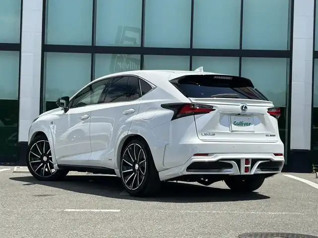 レクサス ＮＸ 300h Fスポーツ 和歌山県 2015(平27)年 9.8万km ソニッククォーツ 純正ナビ/フルセグTV/バックカメラ/（BT/USB）/WALDエアロパーツ/WALD２０インチアルミホイール/三眼LEDヘッドライト/プリクラッシュセーフティー/レーダークルーズコントロール/クリアランスソナー/車両接近通報装置/パワーシート/シートヒーター/シートエアベンチレーション/ステアリングヒーター/パワーバックドア/社外ドライブレコーダー/ビルトインETC/フォグランプ/オートライト/オートマチックハイビーム