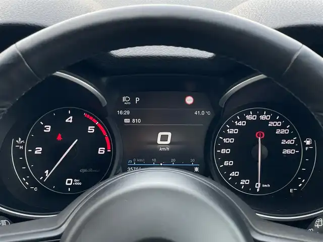 アルファロメオ ステルヴィオ 2．2ターボ ディーゼルQ4TI 山梨県 2022(令4)年 3.6万km 白 衝突軽減B/ACC/LKA/ABSA/前後コーナーセンサー/茶革/パワーシート/シートヒーター/ステアリングヒーター/電動テールゲート/純正ナビ/バックカメラ/AppleCarPlay/Bluetooth/フルセグ/ETC