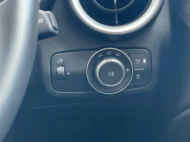 アルファロメオ ステルヴィオ 2．2ターボ ディーゼルQ4TI 山梨県 2022(令4)年 3.6万km 白 衝突軽減B/ACC/LKA/ABSA/前後コーナーセンサー/茶革/パワーシート/シートヒーター/ステアリングヒーター/電動テールゲート/純正ナビ/バックカメラ/AppleCarPlay/Bluetooth/フルセグ/ETC