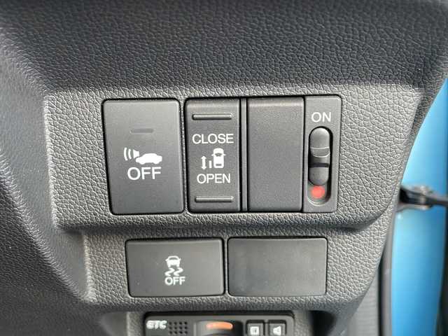 ホンダ フリード ハイブリット G ホンダセンシング 新潟県 2016(平28)年 5.2万km ブルーホライゾンM 社外メモリナビ/（BT／AM／FM／DVD）/バックカメラ/フルセグTV/ステアリングスイッチ/片側電動自動ドア（左）/ビルトインETC/クルーズコントロール/衝突軽減システム/レーンキープアシスト/LEDヘッドライト/オートライト/ドアバイザー/シガーソケット/スマートキー