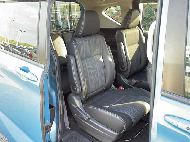 ホンダ フリード ハイブリット G ホンダセンシング 新潟県 2016(平28)年 5.2万km ブルーホライゾンM 社外メモリナビ/（BT／AM／FM／DVD）/バックカメラ/フルセグTV/ステアリングスイッチ/片側電動自動ドア（左）/ビルトインETC/クルーズコントロール/衝突軽減システム/レーンキープアシスト/LEDヘッドライト/オートライト/ドアバイザー/シガーソケット/スマートキー