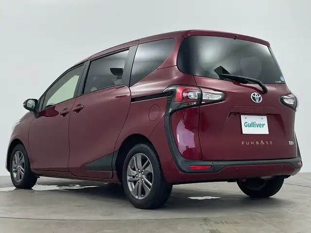 トヨタ シエンタ ハイブリッド ファンベースG セーフティED 鹿児島県 2020(令2)年 2.1万km センシュアルレッドマイカ 禁煙車/純正ナビ（NSZT-W68T）/・CD/・DVD/・フルセグTV/・Bluetooth/ビルドインETC/トヨタセーフティ/前後ドラレコ/両側パワースライドドア/全方位カメラ/AC100V/前席シートヒーター/ハンドルヒーター/クルーズコントロール/LEDヘッドライト/革調シートカバー（ｃlazzio)/前後クリアランスソナー
