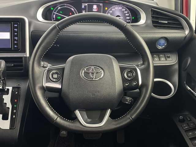 トヨタ シエンタ ハイブリッド ファンベースG セーフティED 茨城県 2020(令2)年 2.1万km センシュアルレッドマイカ 禁煙車 純正ナビ（NSZT-W68T） ビルドインETC トヨタセーフティ 前後ドラレコ 両側パワースライドドア 全方位カメラAC100V　前席シートヒーター ハンドルヒーター クルーズコントロール LEDヘッドライト 革調シートカバー（ｃlazzio) 前後クリアランスソナー