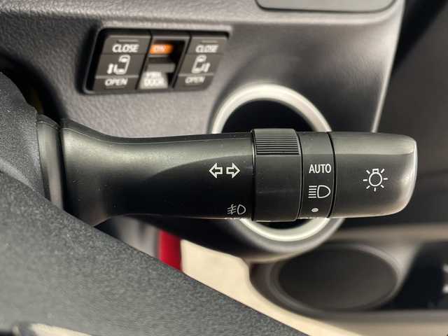 トヨタ シエンタ ハイブリッド ファンベースG セーフティED 茨城県 2020(令2)年 2.1万km センシュアルレッドマイカ 禁煙車 純正ナビ（NSZT-W68T） ビルドインETC トヨタセーフティ 前後ドラレコ 両側パワースライドドア 全方位カメラAC100V　前席シートヒーター ハンドルヒーター クルーズコントロール LEDヘッドライト 革調シートカバー（ｃlazzio) 前後クリアランスソナー