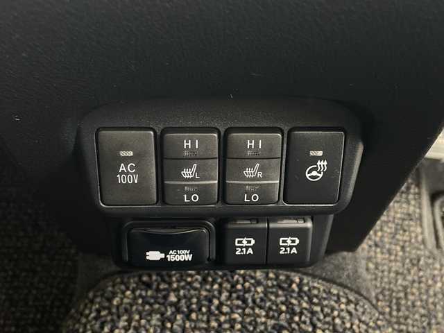 トヨタ シエンタ ハイブリッド ファンベースG セーフティED 茨城県 2020(令2)年 2.1万km センシュアルレッドマイカ 禁煙車 純正ナビ（NSZT-W68T） ビルドインETC トヨタセーフティ 前後ドラレコ 両側パワースライドドア 全方位カメラAC100V　前席シートヒーター ハンドルヒーター クルーズコントロール LEDヘッドライト 革調シートカバー（ｃlazzio) 前後クリアランスソナー