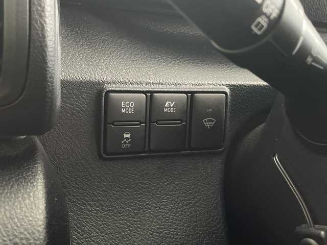 トヨタ シエンタ ハイブリッド ファンベースG セーフティED 茨城県 2020(令2)年 2.1万km センシュアルレッドマイカ 禁煙車 純正ナビ（NSZT-W68T） ビルドインETC トヨタセーフティ 前後ドラレコ 両側パワースライドドア 全方位カメラAC100V　前席シートヒーター ハンドルヒーター クルーズコントロール LEDヘッドライト 革調シートカバー（ｃlazzio) 前後クリアランスソナー