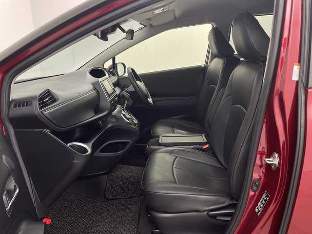 トヨタ シエンタ ハイブリッド ファンベースG セーフティED 茨城県 2020(令2)年 2.1万km センシュアルレッドマイカ 禁煙車 純正ナビ（NSZT-W68T） ビルドインETC トヨタセーフティ 前後ドラレコ 両側パワースライドドア 全方位カメラAC100V　前席シートヒーター ハンドルヒーター クルーズコントロール LEDヘッドライト 革調シートカバー（ｃlazzio) 前後クリアランスソナー