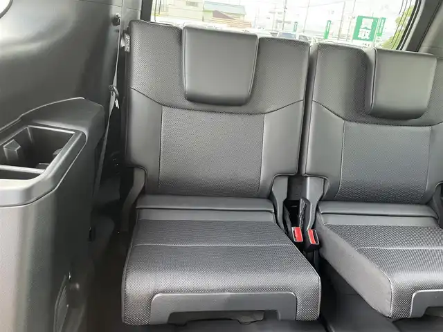 トヨタ ランドクルーザー ２５０ VX 愛知県 2024(令6)年 0.2万km プラチナホワイトパールマイカ 12.3インチ純正ディスプレイオーディオ（ナビ期限切れ）/Grgo ZVII カーセキュリティ/全方位カメラ/フルセグTV（キャンセラーあり）/ETC2.0/Bluetooth/USB/HDMI接続/MTモード付きAT/レーダークルーズコントロール/パワーシート（D/N）/3列シート/シートヒーター（D/N）/シートベンチレーション（D/N）/ステアリングヒーター/サンルーフ/純正フロアマット/パワーバックドア/純正18インチアルミホイール/LEDヘッドライト/オートマチックハイビーム/コーナーセンサー/横滑り防止装置/衝突軽減ブレーキ/レーンキープアシスト/ブラインドスポットモニター/電動パーキングブレーキ/ブレーキホールド/ルーフレール/ドライブレコーダー（前）/充電用Type-Cポート（6個）/パノラミックビューモニター/ヘッドライトウォッシャー