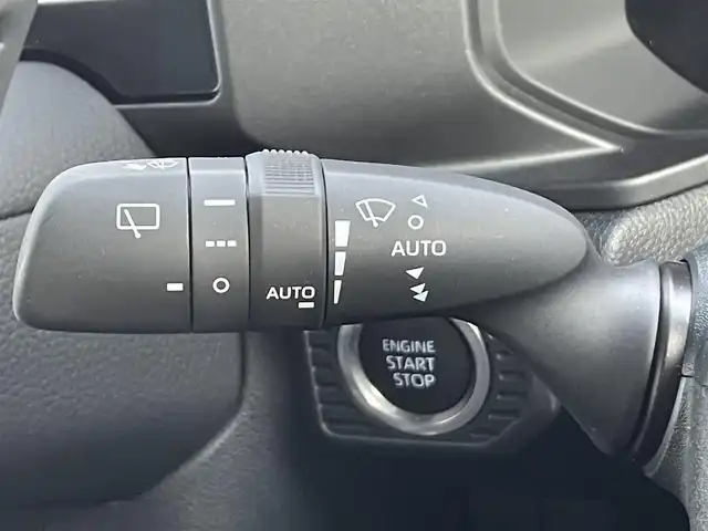 トヨタ ランドクルーザー ２５０ VX 愛知県 2024(令6)年 0.2万km プラチナホワイトパールマイカ 12.3インチ純正ディスプレイオーディオ（ナビ期限切れ）/Grgo ZVII カーセキュリティ/全方位カメラ/フルセグTV（キャンセラーあり）/ETC2.0/Bluetooth/USB/HDMI接続/MTモード付きAT/レーダークルーズコントロール/パワーシート（D/N）/3列シート/シートヒーター（D/N）/シートベンチレーション（D/N）/ステアリングヒーター/サンルーフ/純正フロアマット/パワーバックドア/純正18インチアルミホイール/LEDヘッドライト/オートマチックハイビーム/コーナーセンサー/横滑り防止装置/衝突軽減ブレーキ/レーンキープアシスト/ブラインドスポットモニター/電動パーキングブレーキ/ブレーキホールド/ルーフレール/ドライブレコーダー（前）/充電用Type-Cポート（6個）/パノラミックビューモニター/ヘッドライトウォッシャー