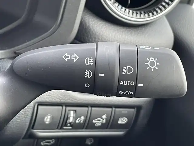 トヨタ ランドクルーザー ２５０ VX 愛知県 2024(令6)年 0.2万km プラチナホワイトパールマイカ 12.3インチ純正ディスプレイオーディオ（ナビ期限切れ）/Grgo ZVII カーセキュリティ/全方位カメラ/フルセグTV（キャンセラーあり）/ETC2.0/Bluetooth/USB/HDMI接続/MTモード付きAT/レーダークルーズコントロール/パワーシート（D/N）/3列シート/シートヒーター（D/N）/シートベンチレーション（D/N）/ステアリングヒーター/サンルーフ/純正フロアマット/パワーバックドア/純正18インチアルミホイール/LEDヘッドライト/オートマチックハイビーム/コーナーセンサー/横滑り防止装置/衝突軽減ブレーキ/レーンキープアシスト/ブラインドスポットモニター/電動パーキングブレーキ/ブレーキホールド/ルーフレール/ドライブレコーダー（前）/充電用Type-Cポート（6個）/パノラミックビューモニター/ヘッドライトウォッシャー
