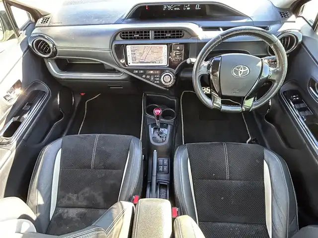 トヨタ アクア G G’s 福岡県 2014(平26)年 9.9万km ブラックマイカ 純正ナビ（BLUETOOTH/ワンセグ/CD）/Bカメラ/LEDヘッドライト/LEDビーム/純正17インチAW/ステアリングスイッチ/アイドリングストップ/純正フロアマット/ETC