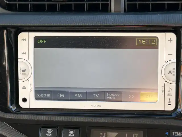 トヨタ アクア G G’s 福岡県 2014(平26)年 9.9万km ブラックマイカ 純正ナビ（BLUETOOTH/ワンセグ/CD）/Bカメラ/LEDヘッドライト/LEDビーム/純正17インチAW/ステアリングスイッチ/アイドリングストップ/純正フロアマット/ETC