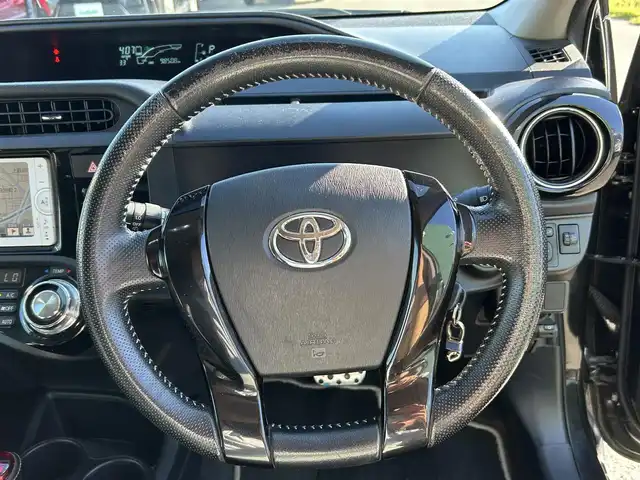 トヨタ アクア G G’s 福岡県 2014(平26)年 9.9万km ブラックマイカ 純正ナビ（BLUETOOTH/ワンセグ/CD）/Bカメラ/LEDヘッドライト/LEDビーム/純正17インチAW/ステアリングスイッチ/アイドリングストップ/純正フロアマット/ETC
