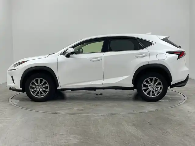 レクサス ＮＸ 300 Iパッケージ 群馬県 2018(平30)年 6.5万km ソニッククォーツ 純正メーカーナビ/パノラミックモニター/レーダークルーズコントロール/ステアリングスイッチ/パワーバックドア/合皮シート/シートヒーター/LEDオートライト/ETC2.0/前後クリアランスソナー/メモリーシート/パワーシート/純正フロアマット/純正ドアバイザー/アイドリングストップ/スマートキー/全方位カメラ/フルセグテレビ/純正アルミホイール/衝突被害軽減システム