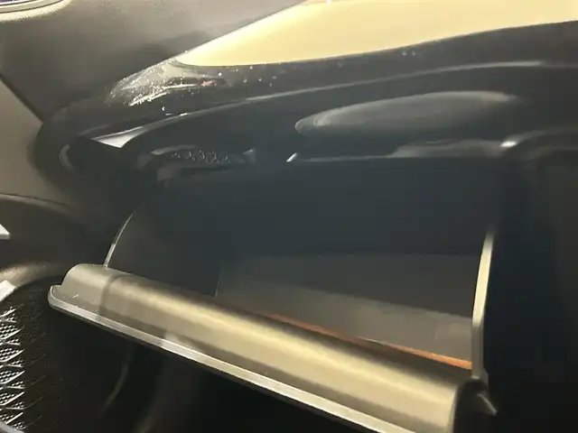 トヨタ プリウス S ツーリングセレクション 福岡県 2016(平28)年 4.9万km エモーショナルレッド 黒合皮　/純正ナビ／ＴＶ　/Ｂカメラ　/Ｂｌｕｅｔｏｏｔｈ　/クルーズコントロール　/シートヒーター　/オートライト　/純正１７インチＡＷ　/ＥＴＣ　/スマートキー