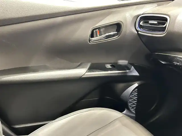 トヨタ プリウス S ツーリングセレクション 福岡県 2016(平28)年 4.9万km エモーショナルレッド 黒合皮　/純正ナビ／ＴＶ　/Ｂカメラ　/Ｂｌｕｅｔｏｏｔｈ　/クルーズコントロール　/シートヒーター　/オートライト　/純正１７インチＡＷ　/ＥＴＣ　/スマートキー