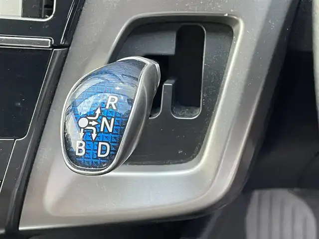 トヨタ プリウス α S チューンブラック 福岡県 2016(平28)年 7.8万km スーパーレッドⅤ 純正ナビ（ＮＳＺＡ－Ｘ６４Ｔ）/フルセグTV/CD/DVD/BT/SD/AM/FM/バックカメラ/ＬＥＤオートライト/フォグランプ/ステアリングリモコン/ビルトインＥＴＣ/スマートキー/プッシュスタート/電格ミラー/オートエアコン