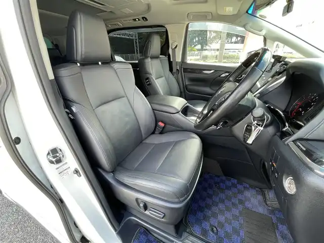 トヨタ アルファード S Cパッケージ 千葉県 2020(令2)年 7.4万km ホワイトパールクリスタルシャイン モデリスタエアロ(F/S/R)/モデリスタシグネチャーイルミブレード/サンルーフ/黒レザーシート/JBLプレミアムサウンドシステム/純正ディスプレイオーディオ/・ナビ/CD/DVD/MSV/Bluetooth/フルセグ/純正リアエンターテイメントシステム/パノラミックビューカメラ/両後パワースライドドア/パワーバックドア/デジタルインナーミラー/前席パワーシート/前席シートヒーター/前席シートベンチレーション/スマートキー/ステアリングヒーター/トヨタセーフティーセンス/・プリクラッシュセーフティー/・レーンキープアシスト/・パーキングサポートブレーキ/・ロードサインアシスト/・リヤクロストラフィックアラート/・ブラインドスポットモニター/・オートマチックハイビーム/・アダプティブクルーズコントロール/パーキングアシスト/前後コーナーセンサー/ウッドコンビステアリング/三眼LEDヘッドライト/社外20インチアルミホイール/社外前後ドライブレコーダー【ZDR-025】/ビルトインETC2.0/サイド＆カーテンエアバッグ