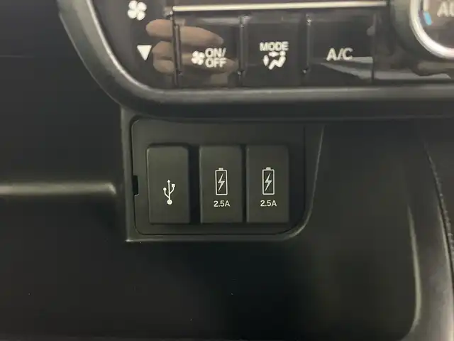 ホンダ Ｎ ＢＯＸ カスタム G L ホンダセンシング 鹿児島県 2018(平30)年 5.4万km ルナシルバーM 純正8インチナビ/（FM/AM/Bluetooth/CD/DVD/TV/USB）/ホンダセンシング/ETC/ACC/両側パワースライドドア/純正14インチAW/純正フロアマット/オートライト/ドライブレコーダー/スマートキー/バックカメラ/LEDヘッドライト