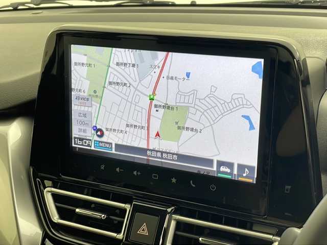 スズキ フロンクス 秋田県 2024(令6)年 0.1千km パールⅡ 4WD/純正メモリナビ　/Bluetooth/AM/FM/AppleCarPlay/AndroidAuto/全方位カメラ　/デュアルセンサーブレーキサポートII　/レーダークルーズコントロール　/パドルシフト　/レーンキープアシスト/横滑り防止装置/アイドリングストップ/ヘッドアップディスプレイ/前席シートヒーター　/LEDヘッドライト　/フォグランプ/USBポート　/スペアキー/電動パーキング/オートホールド/ヒルディセントコントロール/ダウンヒルアシスト/ステアリングスイッチ/純正アルミホイール