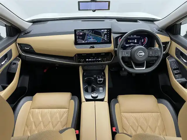 日産 エクストレイル G e－4ORCE 岡山県 2023(令5)年 2.3万km ブリリアントホワイトパール 12.3インチナビ/地デジ/Bluetooth/USB/AppleCarPlay/アラウンドビューモニター/レザーシート/シートヒーター /ビルトインETC2.0/プロパイロット /置くだけ充電/ヘッドアップディスプレイ/ブラインドスポットモニター/パワーシート /パワーバックドア /エマージェンシーブレーキ/プッシュスタート /スマートキー/パーキングアシスト/AC100V電源/インテリジェントルームミラー/純正フロアマット/純正19インチアルミホイール/新車保証書