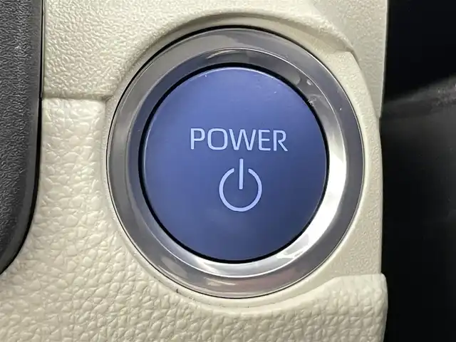 トヨタ シエンタ ハイブリッド Z 千葉県 2022(令4)年 0.9万km ホワイトパールクリスタルシャイン 禁煙車/トヨタセーフティセンス/・プリクラッシュセーフティ/・プリクラッシュセーフティブレーキ/・クリアランスソナー/・ブラインドスポットモニター/・レーンディパーチャーアラート/・レーンキープアシスト/・レーダークルーズコントロール/・パーキングアシスト/モデリスタエアロ/・フロント、サイド、リアスポイラー、リアアンダー）/両側電動ドア/純正10.5インチディスプレイオーディオ（ナビ付）/・USB/Bluetooth/フルセグTV/・ビルトインETC/・360度カメラ/革巻きステアリング/・ステアリングスイッチ/AC100電源/社外15インチAW/オートライト/・オートマチックハイビーム/・LEDヘッドライト/・フォグランプ/電動格納ウインカーミラー