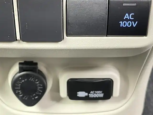 トヨタ シエンタ ハイブリッド Z 千葉県 2022(令4)年 0.9万km ホワイトパールクリスタルシャイン 禁煙車/トヨタセーフティセンス/・プリクラッシュセーフティ/・プリクラッシュセーフティブレーキ/・クリアランスソナー/・ブラインドスポットモニター/・レーンディパーチャーアラート/・レーンキープアシスト/・レーダークルーズコントロール/・パーキングアシスト/モデリスタエアロ/・フロント、サイド、リアスポイラー、リアアンダー）/両側電動ドア/純正10.5インチディスプレイオーディオ（ナビ付）/・USB/Bluetooth/フルセグTV/・ビルトインETC/・360度カメラ/革巻きステアリング/・ステアリングスイッチ/AC100電源/社外15インチAW/オートライト/・オートマチックハイビーム/・LEDヘッドライト/・フォグランプ/電動格納ウインカーミラー