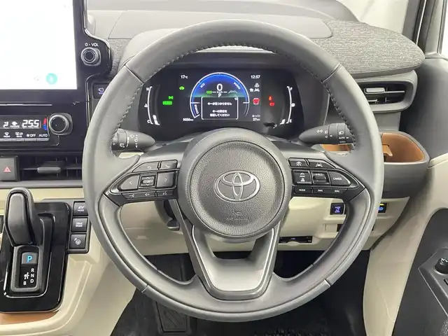 トヨタ シエンタ ハイブリッド Z 千葉県 2022(令4)年 0.9万km ホワイトパールクリスタルシャイン 禁煙車/トヨタセーフティセンス/・プリクラッシュセーフティ/・プリクラッシュセーフティブレーキ/・クリアランスソナー/・ブラインドスポットモニター/・レーンディパーチャーアラート/・レーンキープアシスト/・レーダークルーズコントロール/・パーキングアシスト/モデリスタエアロ/・フロント、サイド、リアスポイラー、リアアンダー）/両側電動ドア/純正10.5インチディスプレイオーディオ（ナビ付）/・USB/Bluetooth/フルセグTV/・ビルトインETC/・360度カメラ/革巻きステアリング/・ステアリングスイッチ/AC100電源/社外15インチAW/オートライト/・オートマチックハイビーム/・LEDヘッドライト/・フォグランプ/電動格納ウインカーミラー