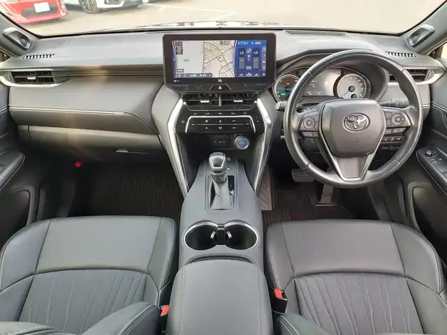 トヨタ ハリアー ハイブリッド Z 東京都 2020(令2)年 2.5万km プレシャスブラックパール メーカーオプション12.3インチナビ/(フルセグTV/Bluetooth/Miracast/AM/FM)/JBLサウンド/アラウンドビューモニター/ヘッドアップディスプレイ/トヨタセーフティセンス/レーンキープコントロール/ブラインドスポットモニター/パーキングサポートブレーキ/ロードサインアシスト/コーナーセンサー/リヤクロストラフィックアラート/パワーバックドア/D席パワーシート/前席シートヒーター/オートマチックハイビーム/ビルトインETC2.0/前後ドライブレコーダー