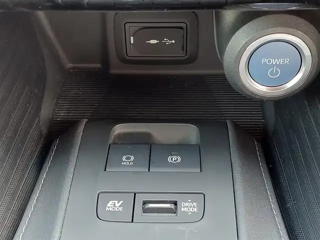 トヨタ ハリアー ハイブリッド Z 東京都 2020(令2)年 2.5万km プレシャスブラックパール メーカーオプション12.3インチナビ/(フルセグTV/Bluetooth/Miracast/AM/FM)/JBLサウンド/アラウンドビューモニター/ヘッドアップディスプレイ/トヨタセーフティセンス/レーンキープコントロール/ブラインドスポットモニター/パーキングサポートブレーキ/ロードサインアシスト/コーナーセンサー/リヤクロストラフィックアラート/パワーバックドア/D席パワーシート/前席シートヒーター/オートマチックハイビーム/ビルトインETC2.0/前後ドライブレコーダー